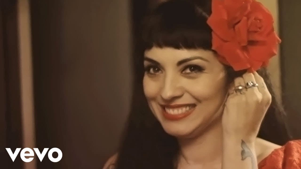 Mon Laferte - Mi Buen Amor ft. Enrique Bunbury