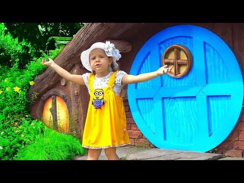 Diana Pretend Play in the Amusement Park! Family Fun Adventures with Kids Diana Show thumbnail