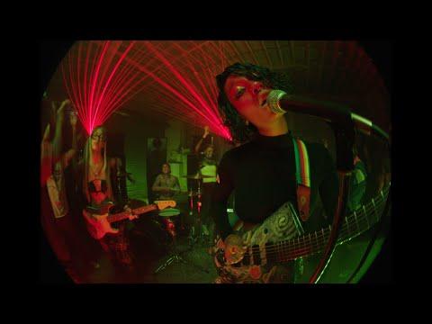 WILLOW -  t r a n s p a r e n t s o u l ft. Travis Barker (Official Music Video) thumbnail