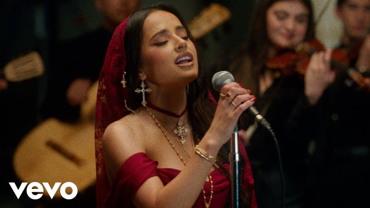 Becky G - POR EL CONTRARIO (Performance Video) ft. รngela Aguilar, Leonardo Aguilar