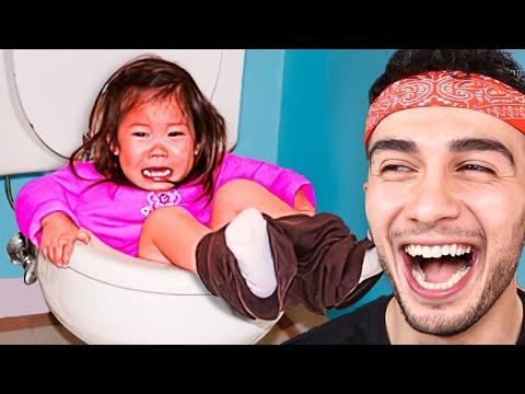 EN ZOR GÜLMEME CHALLENGE! (İMKANSIZ) thumbnail