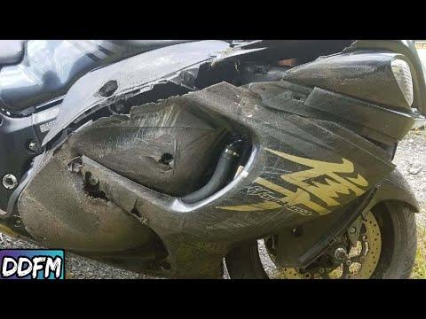 HAYABUSA CRASH! The Top 4 Motorcycle Crashes of May 2021 thumbnail