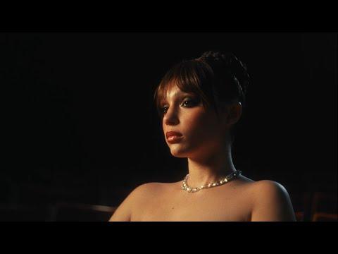 Sarah Toscano - Amarcord (Official Video - Sanremo 2025) thumbnail