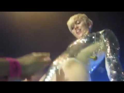 Miley Cyrus Allows Fans to Touch Her Vagina & Butthole During Performance thumbnail