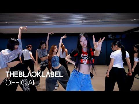 MEOVV(미야오) - ‘HANDS UP’ DANCE PRACTICE VIDEO (Moving Cam ver.) thumbnail