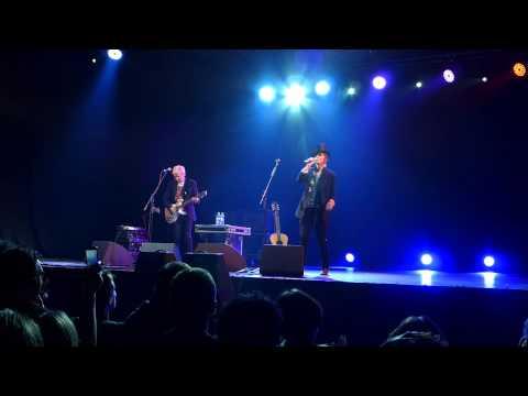 Suzanne Vega - Tom's Diner (live moscow 2013) thumbnail