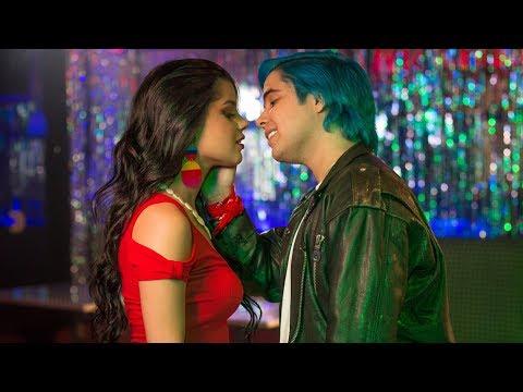 POR UN BESO (Video Musical) - Yolo Aventuras thumbnail