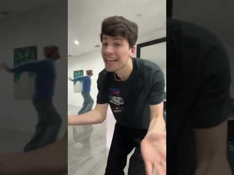 Dream and Sapnap sneaking in to GeorgeNotFound's video thumbnail