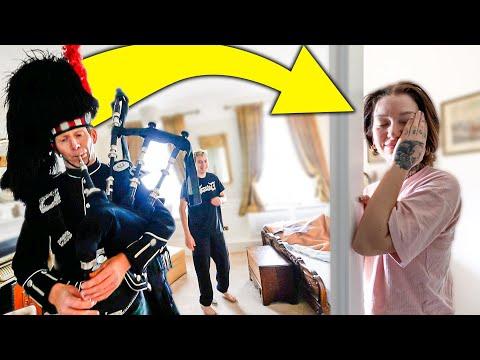 NAJGŁOŚNIEJSZA POBUDKA W ICH ŻYCIU! (PRANK) thumbnail