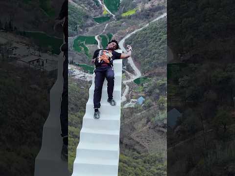 climbing the LOVE LADDER 🇨🇳🗻 #ishowspeed thumbnail