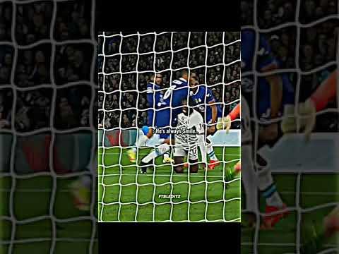 Rafael Leao Angry 😡 #shorts thumbnail