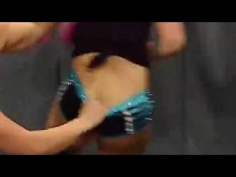 Alexa Bliss biscuit butt got spanked by WWE fans and divas thumbnail