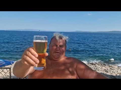pri bavdku primerno hlajeno pivo karlovacko!!!! thumbnail