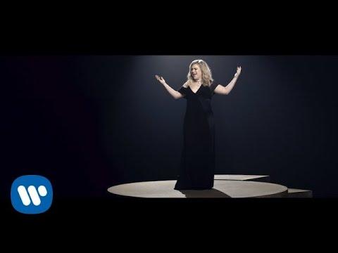 Kelly Clarkson - I Don't Think About You [Official Video] thumbnail