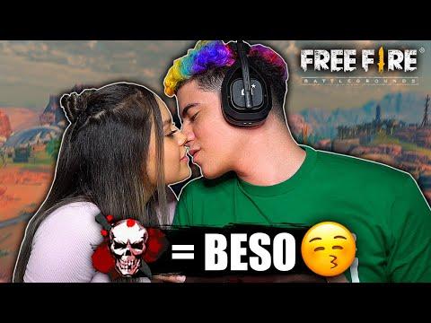MI MEJOR AMIGA ME DA UN BESO EN LA BOCA POR CADA KILL QUE ME HAGA EN FREE FIRE *Barbie y TheDonato* thumbnail