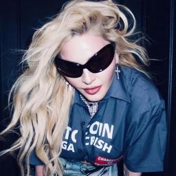 Madonna - Vogue (Official Video)